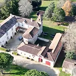 Hébergement de vacances Chateau - Natural Luxury And Historic Charm