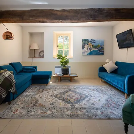Chateau - Natural Luxury And Historic Charm